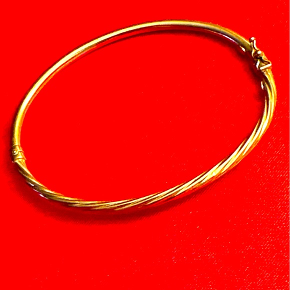 WOW POSHMARK - Authentic 10K Gold Italian Bangle Bracelet - Picture 6 of 16